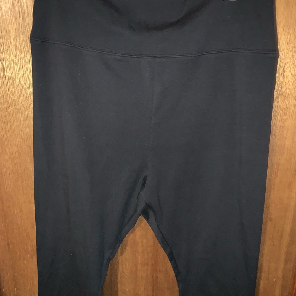 Simply Vera Wang leggings.